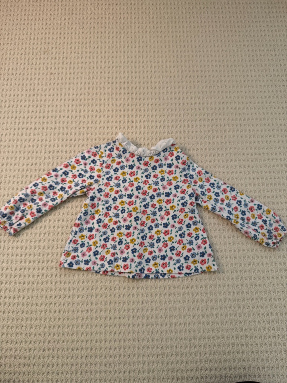 Baby Boden Flowered Long-Sleeve Top with sweet ruffled neck. 18-24 months